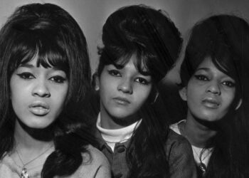 Η Μουσική Γωνιά του Μίλτου Ηλιάδη στο e-ptolemeos.gr -Be my baby- The Ronettes  (New enhanced version )