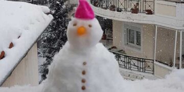 Οι …χιονάνθρωποι πρωταγωνιστούν στα social media των κατοίκων του Ν. Κοζάνης, που απόλαυσαν το σημερινό χιόνι!