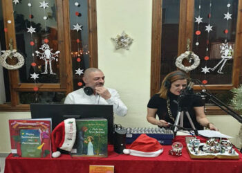 Οι «Ιστορίες στον αέρα», η ραδιοφωνική εκπομπή της Δημοτικής Βιβλιοθήκης Πτολεμαΐδας, γέμισαν με λέξεις και εικόνες μες τις γιορτές τον αέρα της πόλης