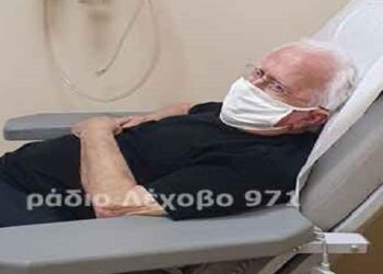 Ο 95χρονος Χαράλαμπος Τάτσης από το Λέχοβο ο πρώτος που εμβολιάστηκε κατά του covid 19 στο Μποδοσάκειο Νοσοκομείο