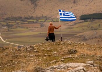 Η επετειακή φωτογραφία του Αργύρη Καραμούζα από τον ψηλό Αη Λιά Κοζάνης