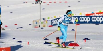 Τελευταία λαμπαδηδρόμος στην τελετή παράδοσης της Ολυμπιακής Φλόγας στο Καλλιμάρμαρο, η Φλωρινιώτισσα πρωταθλήτρια Χιονοδρομίας Παρασκευή Λαδοπούλου