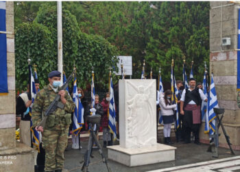 Υπό βροχή αλλά με λαμπρότητα η δοξολογία και η κατάθεση στεφάνων για την απελευθέρωση της Πτολεμαΐδας