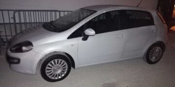 Συνελήφθησαν δύο άτομα σε περιοχή της Κοζάνης, τα οποία μετέφεραν παράνομα με Ι.Χ.Ε. αυτοκίνητο -3- αλλοδαπούς