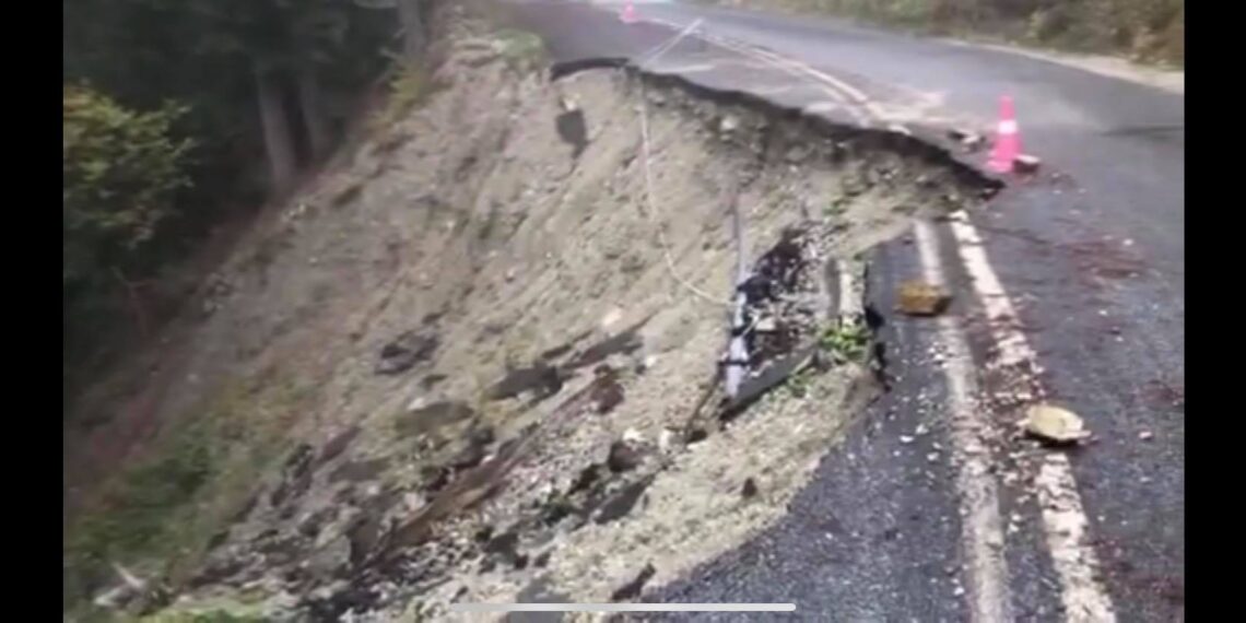 «Αν μπει φωτιά στα Πιέρια δεν θα προλάβουμε να κάνουμε τίποτα»- Κραυγή αγωνίας από το Δήμαρχο Βελβεντού για τους δασικούς δρόμους- Σε άθλια κατάσταση ο δρόμος προς Καταφύγι- VIDEO, Φωτογραφίες