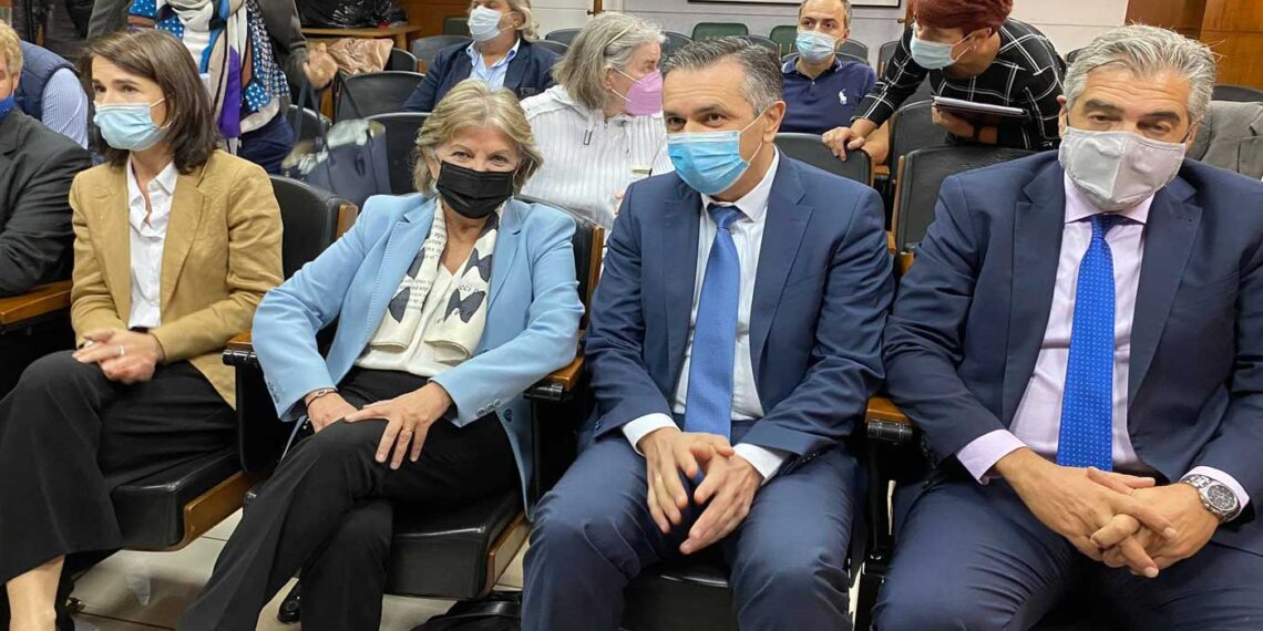 Επίτροπος Ε. Φερέιρα: “Η αλλαγή δεν είναι εύκολη, αλλά καλύτερα να την ελέγξουμε παρά να πιαστούμε από αυτή – “Έχουν προβλεφθεί κεφάλαια για τις απώλειες στον πληθυσμό και τη σύνταξη σχεδίου με προοπτικές”