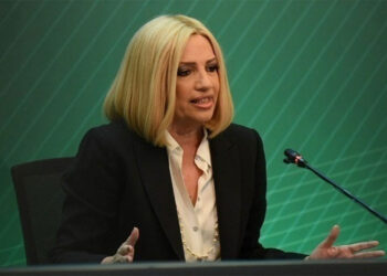 Αναταραχή μετά την αποχώρηση της Φώφης από την κούρσα ηγεσίας -Τι θα γίνει με τις εκλογές στο ΚΙΝΑΛ