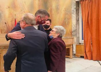 Ζευγάρι 87 και 85 ετών πάντρεψε ο δήμαρχος Αθηναίων!