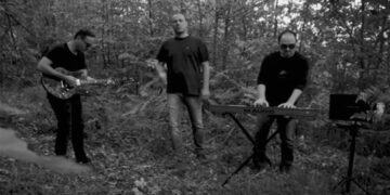 O Σερβιώτης Πέτρος Ιακωβίδης και το συγκρότημα “Black Entechnic” κυκλοφόρησαν το νέο τους τραγούδι: «Για ποια ελευθερία;»