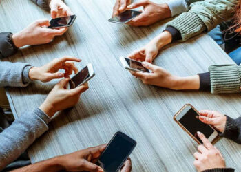 Τι μείωση θα δούμε στους λογαριασμούς του κινητού -Ερχεται «κούρεμα» στο τέλος κινητής τηλεφωνίας