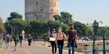 Κορωνοϊός: Οι δύο… Ελλάδες της πανδημίας και της εμβολιαστικής κάλυψης