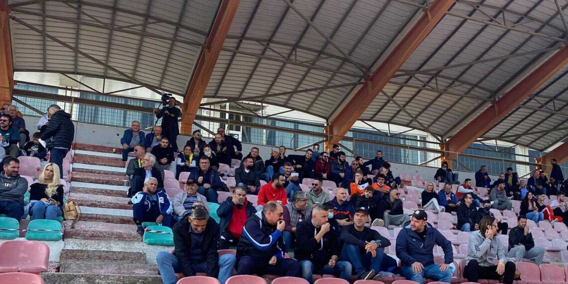 Πανηγυρικό κλίμα στο ΔΑΚ – Σε λίγο ο αγώνας κυπέλλου Κοζάνη – Άγιος Νικόλαος