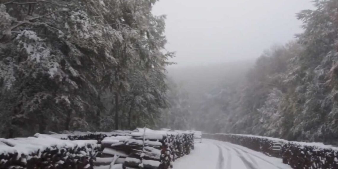 «Άσπρισε» και το Μουρίκι Εορδαίας (βίντεο)