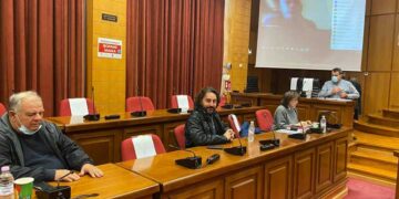 Συνεδριάζει το Περιφερειακό Συμβούλιο για το ΣΔΑΜ – Μόλις 14 σύμβουλοι παρόντες στην αίθουσα από τους 41 – Δηλώσεις Καρυπίδη-Ζεμπιλιάδου-Πράσσου-Τσάκωνα(VIDEO)