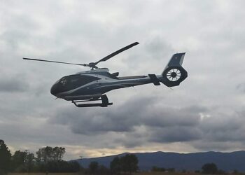 Πετάει προς Πτολεμαιδα για ανεφοδιασμό καυσίμων το ελικόπτερο που χρειάστηκε να προσγειωθεί στην Κοζάνη