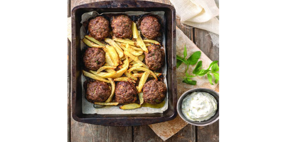 Μπιφτέκια με πατάτες σαν τηγανητές (φούρνου)