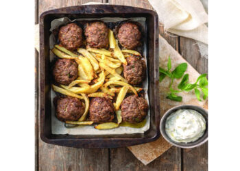 Μπιφτέκια με πατάτες σαν τηγανητές (φούρνου)