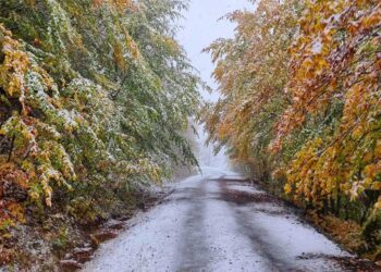 Βάλια Κάλντα σαν …παραμύθι: Μοναδική πανδαισία χρωμάτων σε συνδυασμό με την χιονόπτωση