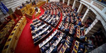 Η Βουλή συμμετέχει στο δημόσιο πένθος για τη Φώφη Γεννηματά -Αναστολή των εργασιών