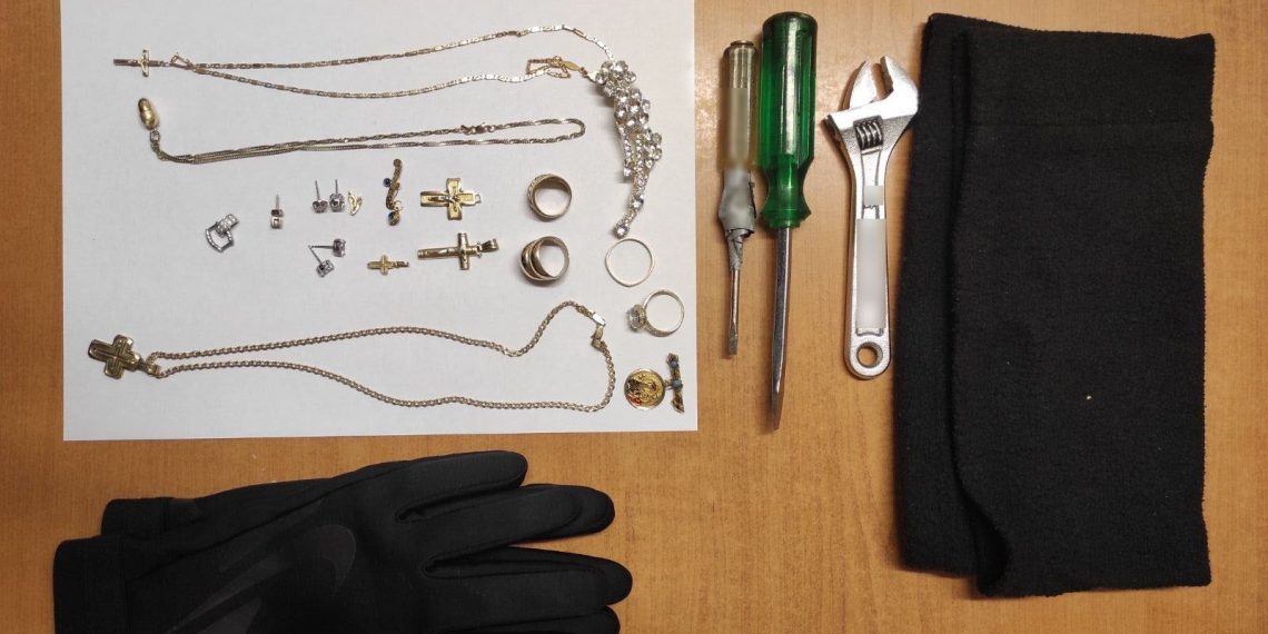 Ανήλικοι έκλεψαν μοτοσικλέτα στη Θεσσαλονίκη για να κάνουν κλοπές και διαρρήξεις σε σπίτια στην Πτολεμαΐδα – Οι υποθέσεις εξιχνιάστηκαν άμεσα από το Τμήμα Ασφάλειας Εορδαίας