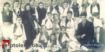 Από το τελετουργικό αποκάλυψης του Μνημείου πεσόντων μαχητών, του Αλβανικού έπους του 1940, την 28η Οκτωβρίου 1988-Από την στήλη του Γ. Καζαντζή στον Παλμό της Τετάρτης 17/11