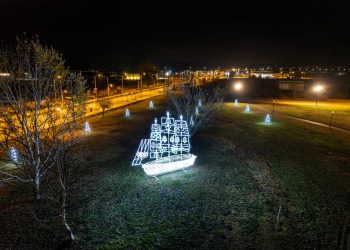 Υπέροχες φωτογραφίες και βίντεο με drone από τη στολισμένη Πτολεμαΐδα !