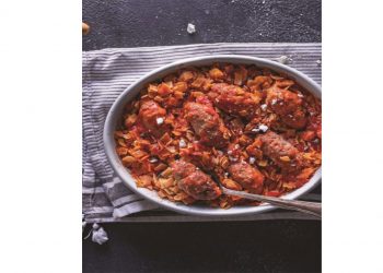 Σουτζουκάκια γιουβέτσι με χυλοπιτάκι