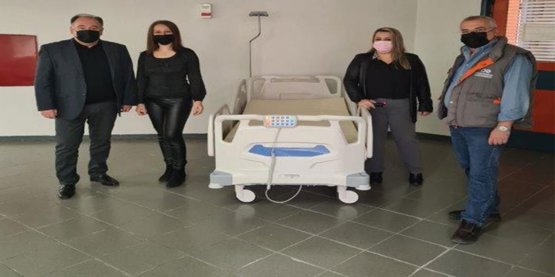 Νέες ηλεκτρικές κλίνες παρέλαβε το Μποδοσάκειο Νοσοκομείο