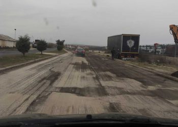 Εργασίες ασφαλτόστρωσης στον περιφερειακό δρόμο της Πτολεμαΐδας