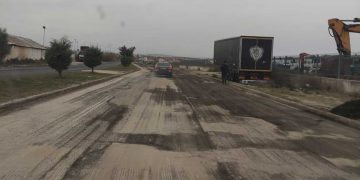 Εργασίες ασφαλτόστρωσης στον περιφερειακό δρόμο της Πτολεμαΐδας