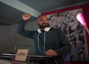 Αποστόλης Καλλιώρας: Από αστυνομικός στην Αθήνα, DJ και φαρμέρης στις Πρέσπες