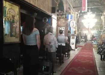 Στο τραπέζι rapid test και στις εκκλησίες