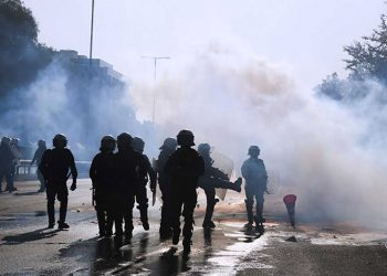 Επεισόδια στη συγκέντρωση πυροσβεστών στην Κηφισίας – Ρίψη χημικών και κρότου λάμψης