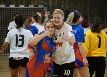 Βαία Φλώρου και Βασιλική Σκάρα: Τις χωρίζουν 34 χρόνια αλλά τις ενώνει η αγάπη για το χαντ-μπολ