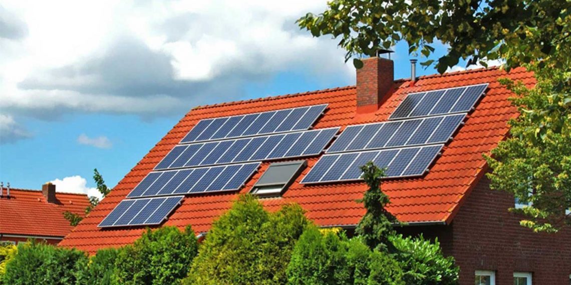Φωτοβολταϊκά σε στέγες: Μια ευκαιρία για όλους! – Γράφει ο Κων/νος Γκαράκης