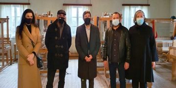 Ο Υφ. Πολιτισμού Νικόλας Γιατρομανωλάκης στο Κέντρο Υφαντουργίας Βλάστης για την επαναλειτουργία του- Στα σκαριά σχολή κατάρτισης