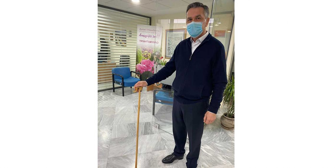 Με μια γκλίτσα θα υποδεχθεί τον Πρωθυπουργό ο Γιώργος Κασαπίδης- Η συμβολική κίνηση του Περιφερειάρχη- Τι θα πει στην ομιλία του