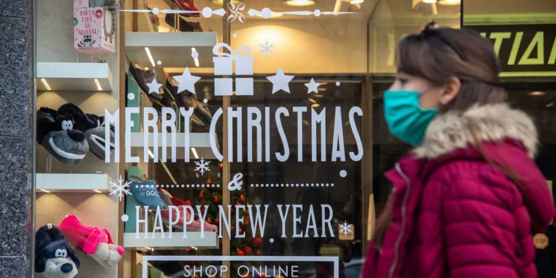 «Φρένο» στα μέτρα, αλλά πίεση στους ανεμβολίαστους -Οι πρώτες εκτιμήσεις για τα φετινά Χριστούγεννα εν μέσω πανδημίας