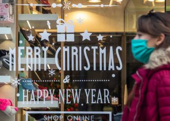 «Φρένο» στα μέτρα, αλλά πίεση στους ανεμβολίαστους -Οι πρώτες εκτιμήσεις για τα φετινά Χριστούγεννα εν μέσω πανδημίας