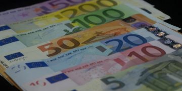 Δεν μπαίνει «στοπ» με το κοινωνικό μέρισμα, plan B με νέα μέτρα στήριξης