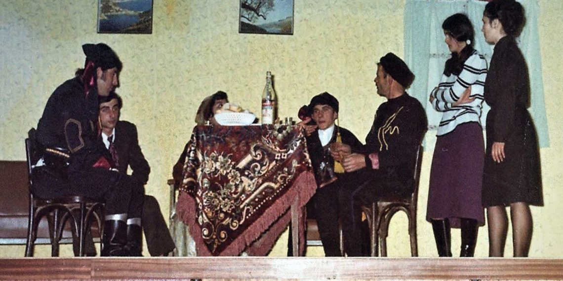 Ήντιαν λέει η Μάνα μ΄ ’ (Μια παράσταση πριν 50 χρόνια…) – Γράφει ο Παναγιώτης Μωυσιάδης