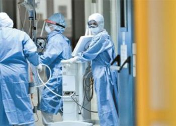 Τζανάκης – 11.000 κρούσματα στα τέλη Νοεμβρίου – Να αναβληθούν οι σχολικές εκδρομές