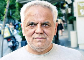 “Τα ανεμβολίαστα στελέχη” – Ο Π. Μανδραβέλης αρθρογραφεί για το μη εμβολιασμό του Γ. Κασαπίδη