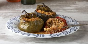 Γεμιστά θαλασσινών με πλιγούρι – Του Άκη Πετρετζίκη