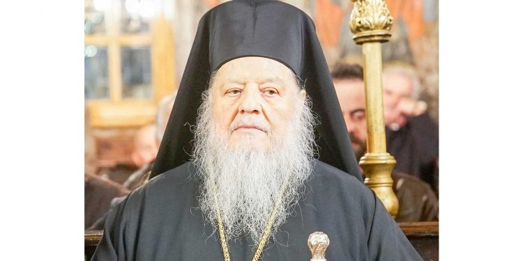 Μητροπολίτης Θεόκλητος: «Συνιστούμε σε όλους να το κάνετε εφόσον σας το επιτρέπουν και οι γιατροί σας-“Να φοράτε τη μάσκα για να προστατεύεστε και εσείς αλλά και οι γύρω σας»