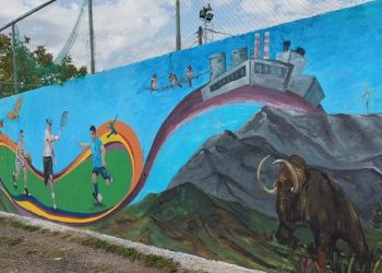 Πτολεμαΐδα: Υπέροχη τοιχογραφία από την Γιώτα Καρβουνιάρη στις αθλητικές εγκαταστάσεις του Δήμου, για την Εβδομάδα Κινητικότητας