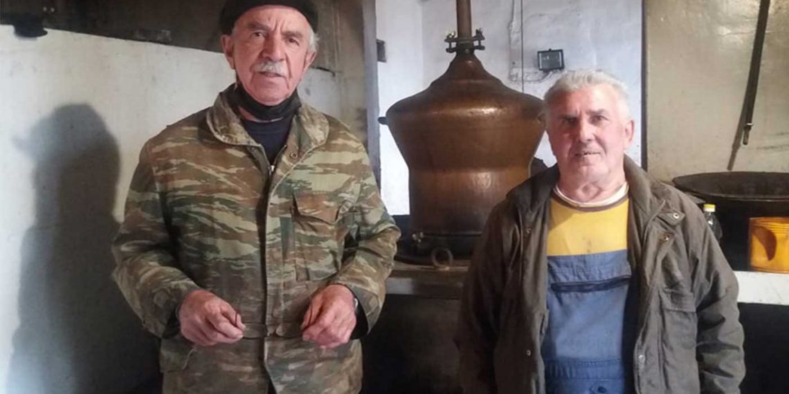 Αν και στη σκιά του ΚΟΡΩΝΟΪΟΥ, η παράδοση του ΤΣΙΠΟΥΡΟΥ καλά κρατεί στην Πτολεμαΐδα (της Κούλας Πουλασιχίδου)