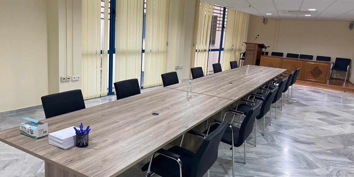 Όλα έτοιμα στο κτίριο της Περιφέρειας- Ο Πρωθυπουργός λίγο πριν τις 12 στην Κοζάνη