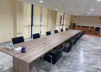 Όλα έτοιμα στο κτίριο της Περιφέρειας- Ο Πρωθυπουργός λίγο πριν τις 12 στην Κοζάνη