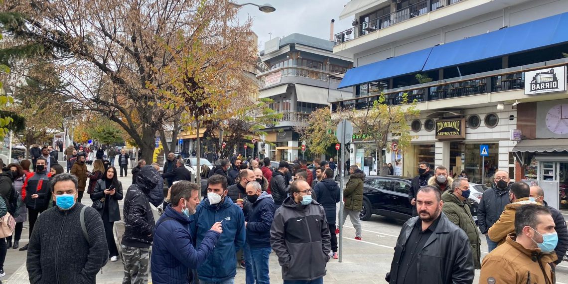 Καθολικό lock down στην εστίαση- Οι καταστηματάρχες κλείδωσαν τα μαγαζιά τους και στην Κοζάνη